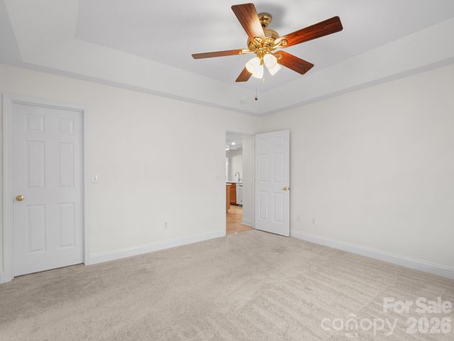 127 Kingfisher Lane, Mills River, NC 28759