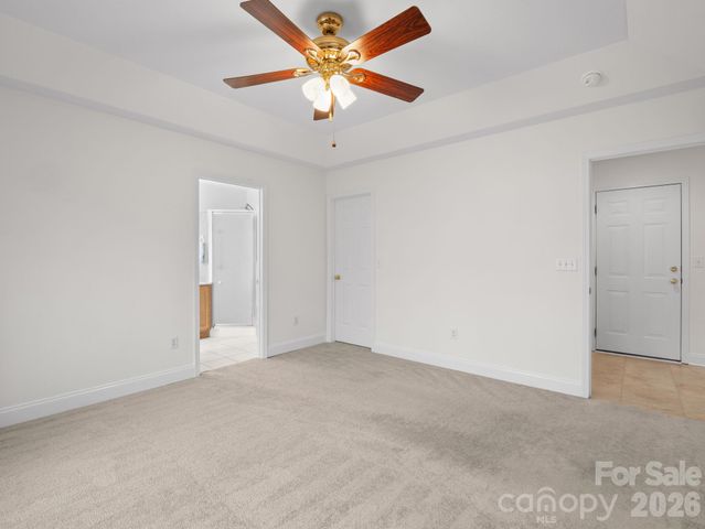 127 Kingfisher Lane, Mills River, NC 28759