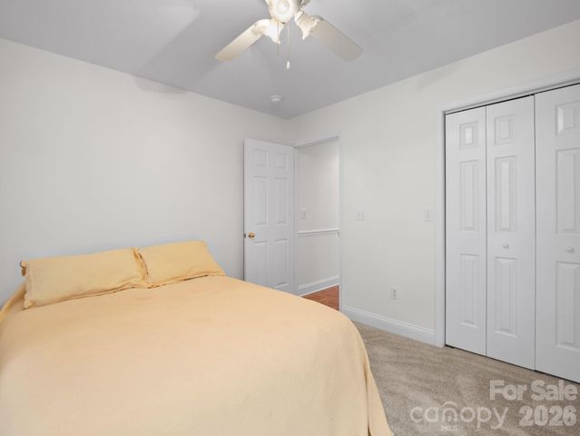 127 Kingfisher Lane, Mills River, NC 28759