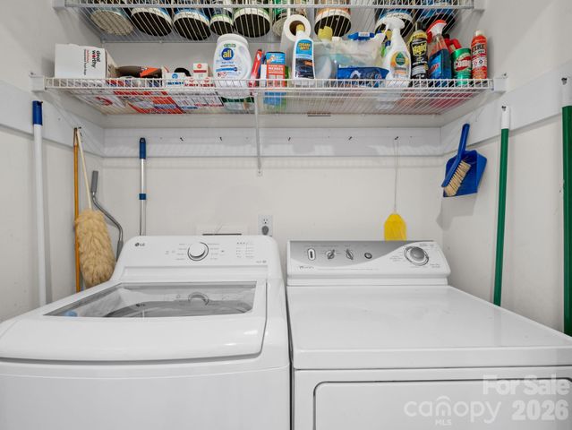 127 Kingfisher Lane, Mills River, NC 28759