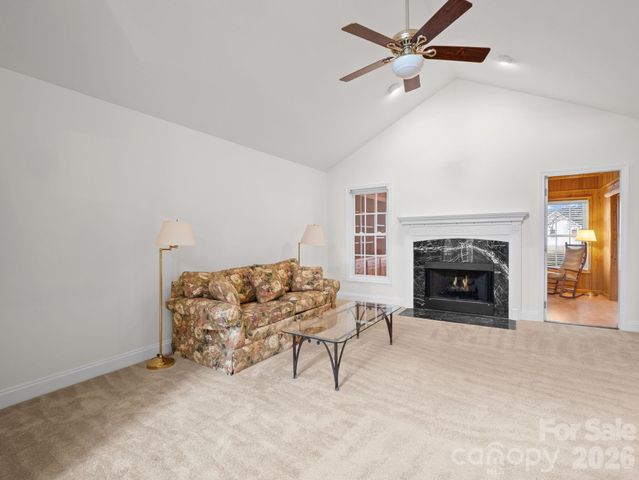 127 Kingfisher Lane, Mills River, NC 28759