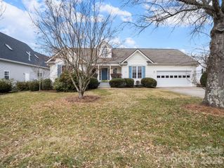 127 Kingfisher Lane, Mills River, NC 28759