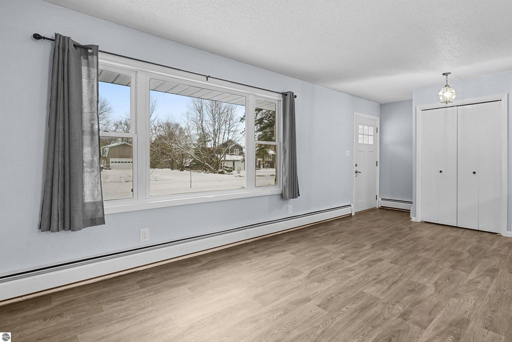 Image 5 of property listing at 10670 E Pico Drive, Traverse City, MI 49684