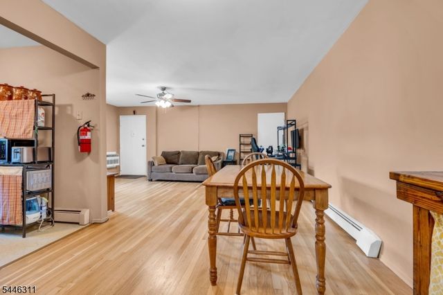 38 Deanna Dr 105, Hillsborough Twp., NJ 08844