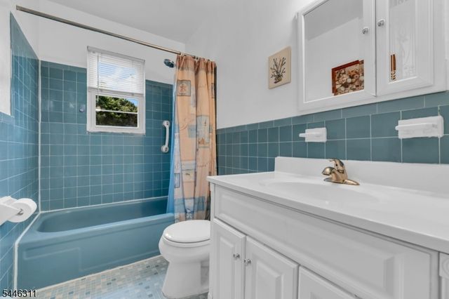 38 Deanna Dr 105, Hillsborough Twp., NJ 08844