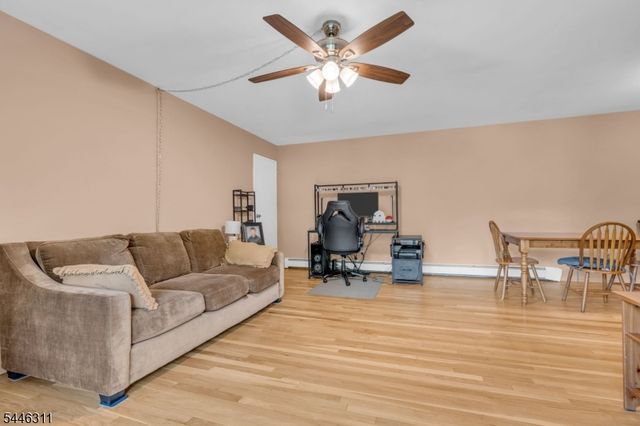 38 Deanna Dr 105, Hillsborough Twp., NJ 08844