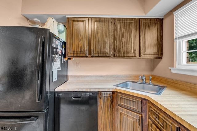 38 Deanna Dr 105, Hillsborough Twp., NJ 08844