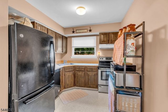 38 Deanna Dr 105, Hillsborough Twp., NJ 08844