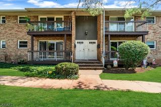 38 Deanna Dr 105, Hillsborough Twp., NJ 08844