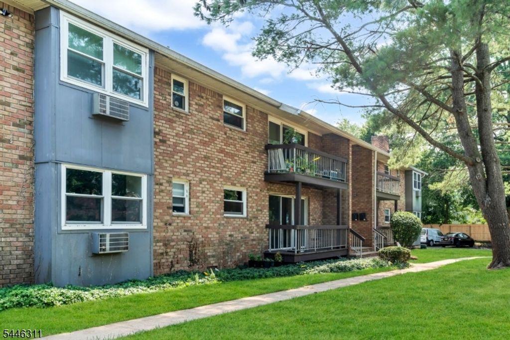 38 Deanna Dr 105, Hillsborough Twp., NJ 08844 — photo 2
