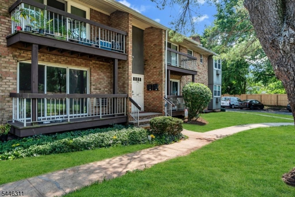38 Deanna Dr 105, Hillsborough Twp., NJ 08844 — photo 4
