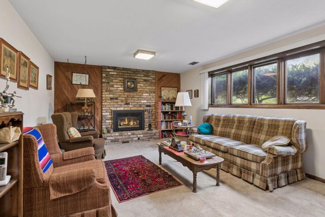 14925 32nd Avenue N, Plymouth, MN 55447