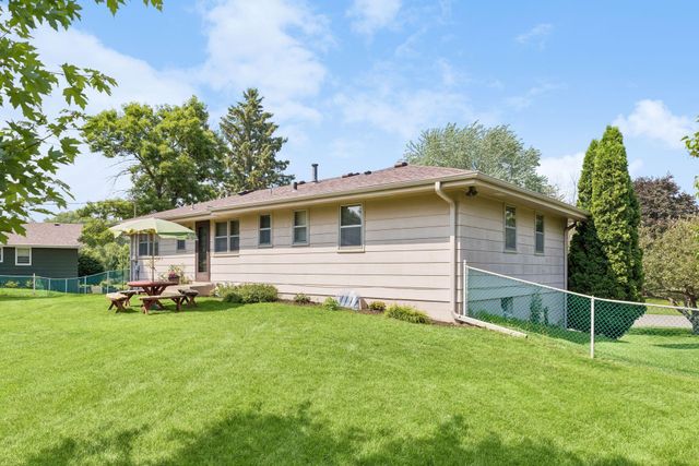 14925 32nd Avenue N, Plymouth, MN 55447