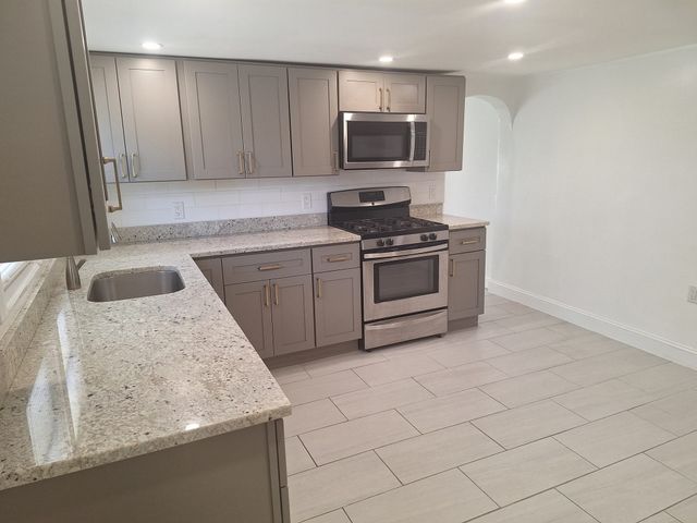 128 Crescent St 2, Quincy, MA 02169