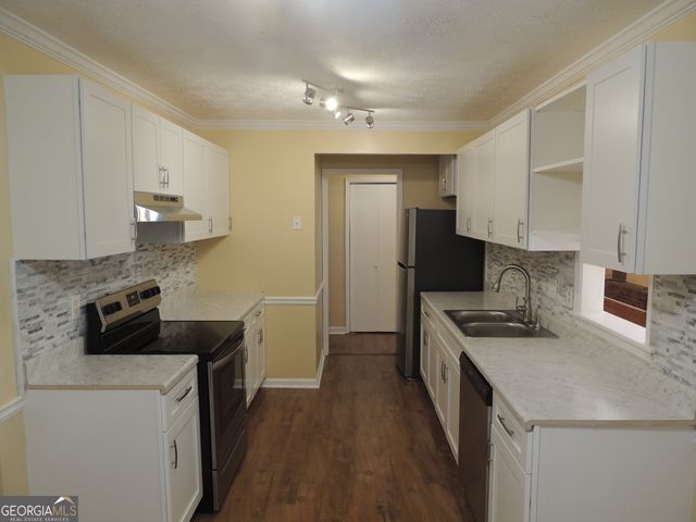 2132 Hickory Bend SE, Conyers, GA 30013