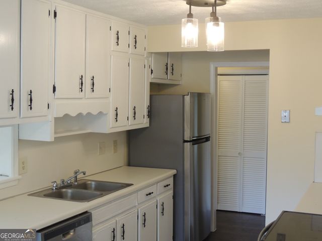 2132 Hickory Bend SE, Conyers, GA 30013