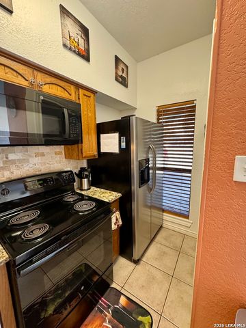 18035 FM 306 Apt 104, Canyon Lake, TX 78133