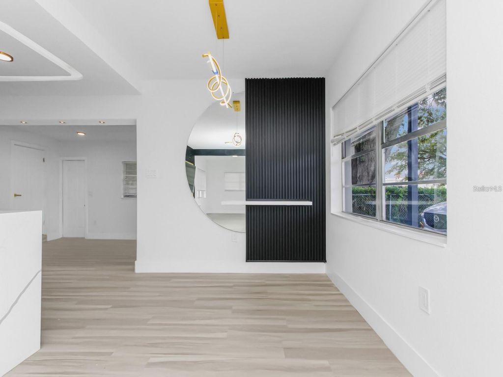 Image 7 of property listing at 4201 PARK LAKE STREET, Orlando, FL 32803