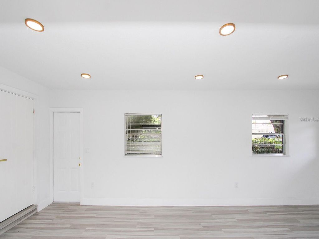 Image 10 of property listing at 4201 PARK LAKE STREET, Orlando, FL 32803