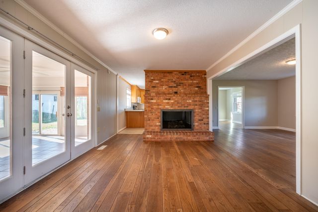 329 Parkway LN, Floyd, VA 24091