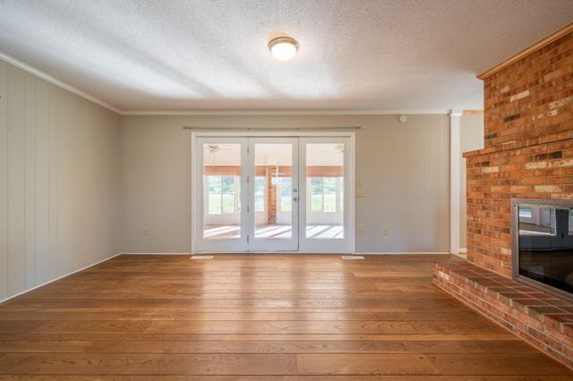 329 Parkway LN, Floyd, VA 24091