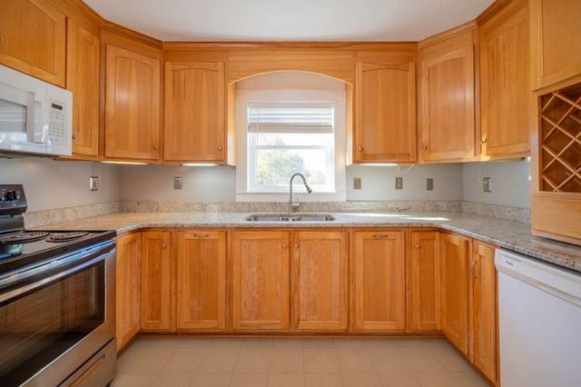 329 Parkway LN, Floyd, VA 24091