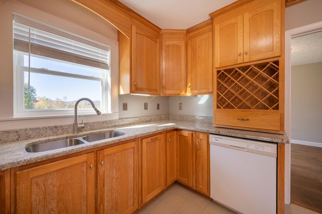 329 Parkway LN, Floyd, VA 24091