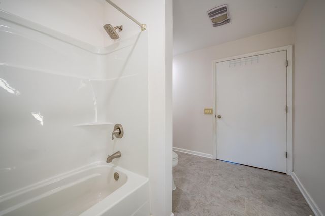 329 Parkway LN, Floyd, VA 24091