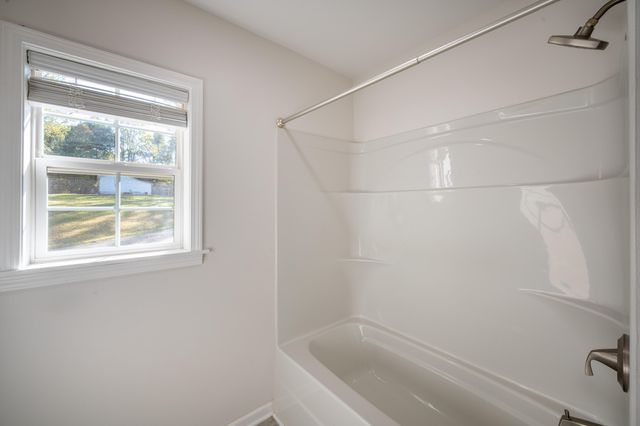 329 Parkway LN, Floyd, VA 24091