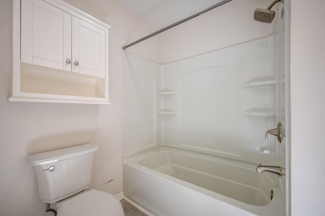 329 Parkway LN, Floyd, VA 24091