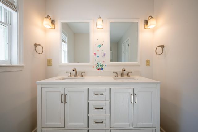 329 Parkway LN, Floyd, VA 24091