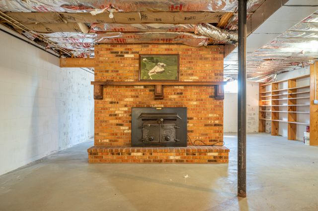 329 Parkway LN, Floyd, VA 24091