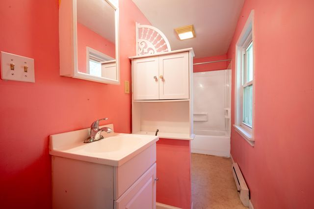 329 Parkway LN, Floyd, VA 24091