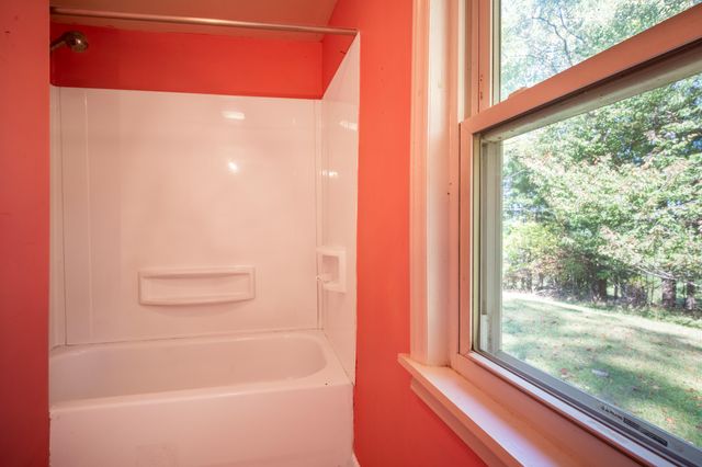 329 Parkway LN, Floyd, VA 24091