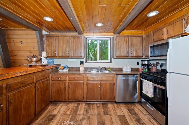 929 W Fairway, Big Bear City, CA 92314