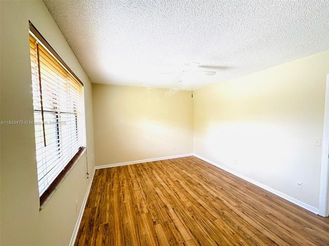 790 NW 103rd Ter 203, Pembroke Pines, FL 33026