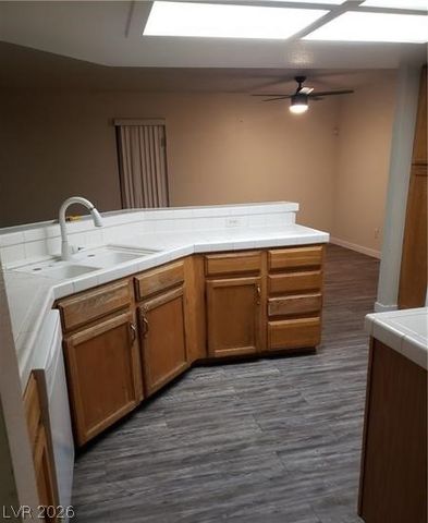 2720 Knightsbridge Road, Henderson, NV 89074