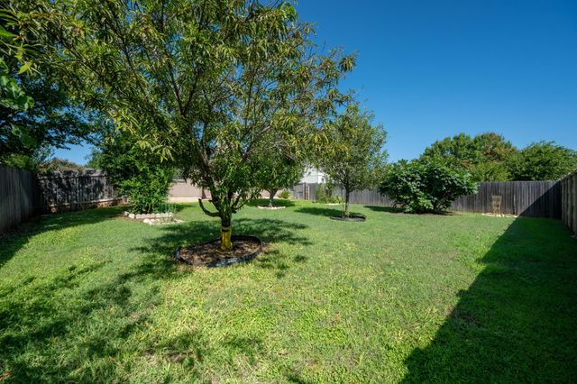 600 Sparkling Brook LN, Leander, TX 78641
