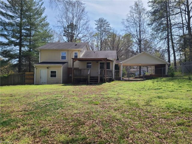 1305 E Rollingwood Circle, Winston-salem, NC 27105