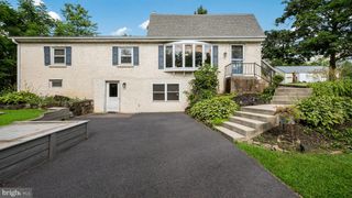 2953 UPPER RIDGE RD, Pennsburg, PA 18073