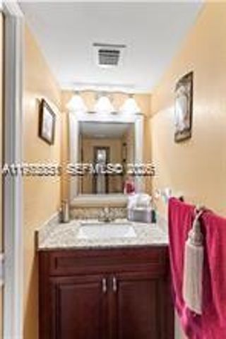 1071 SW 101st Ter, Pembroke Pines, FL 33025