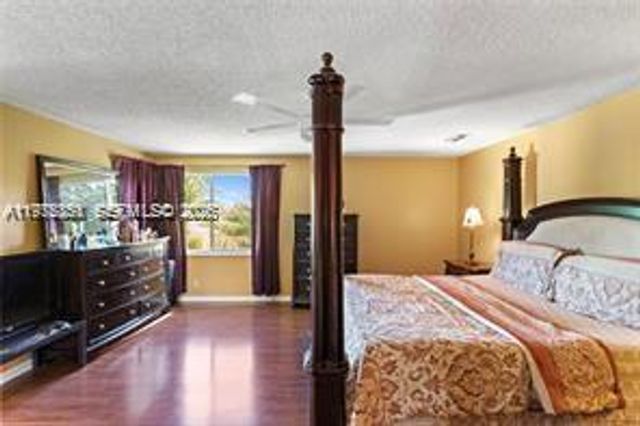 1071 SW 101st Ter, Pembroke Pines, FL 33025