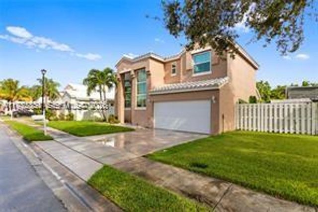 1071 SW 101st Ter, Pembroke Pines, FL 33025