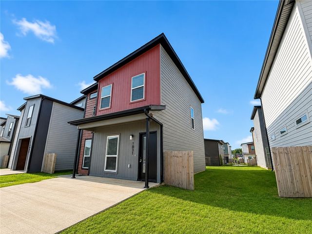 1031 Boardwalk Avenue, Bentonville, AR 72713