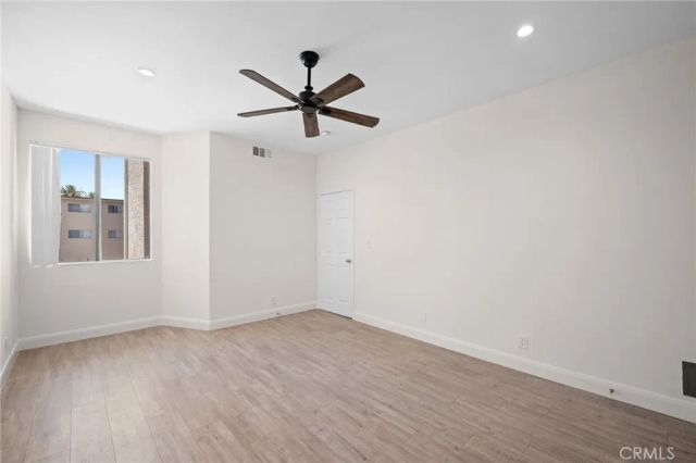 7211 Cozycroft 16, Winnetka, CA 91306