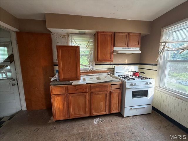 5665 Wilborn Drive, Jennings, MO 63136