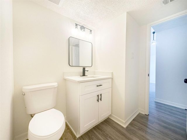 9843 Stableway Drive, Houston, TX 77065