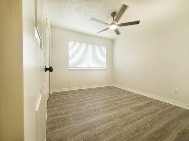 9843 Stableway Drive, Houston, TX 77065