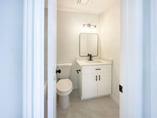 9843 Stableway Drive, Houston, TX 77065