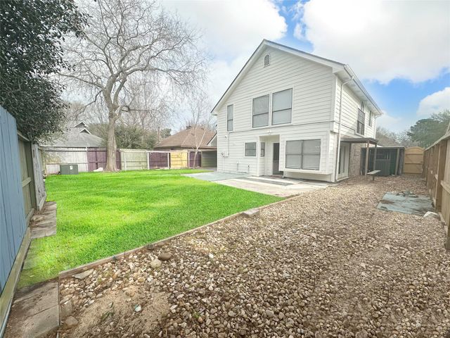 9843 Stableway Drive, Houston, TX 77065